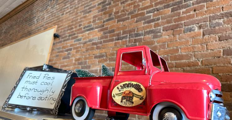 Lynnville Fried Pie Company - Gallery Image 2