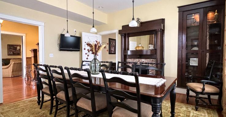 The Grand Lux Inn - Gallery Image 5