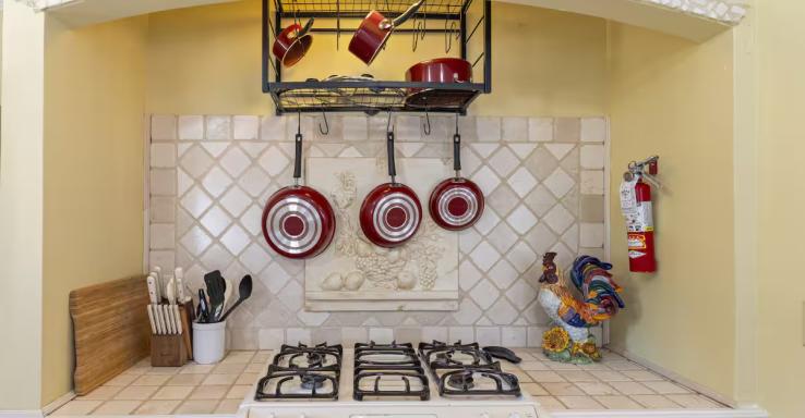 Miss Elizabeth's Place - Gallery Image 3