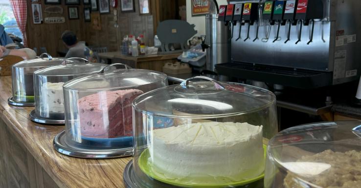 Piggy's Place Bar-B-Que - Gallery Image 1