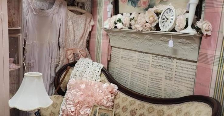 Hilltop Antiques - Gallery Image 3